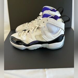 Nike Kids Sneakers - White and Purple